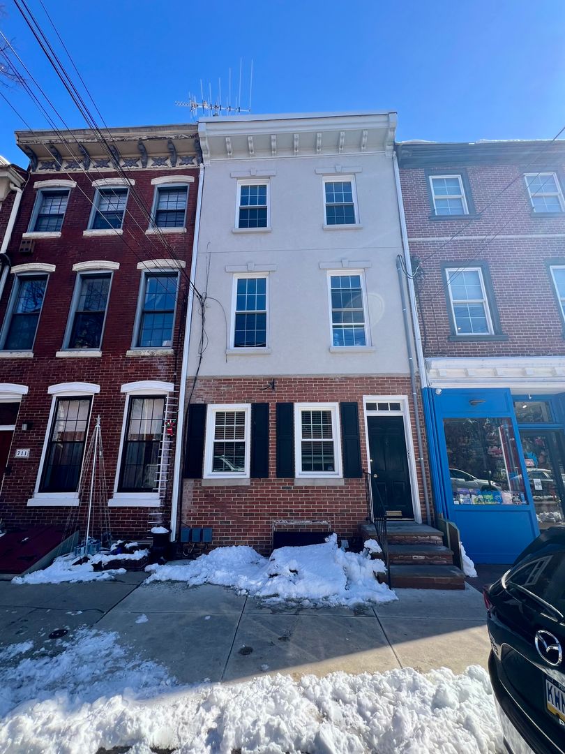 Philadelphia Apartment: 713 S 2nd St