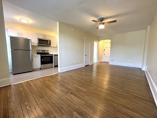 Marvelous Studio Apartment at Queen Lane Manor in East Falls! Available Late August! – photo 1