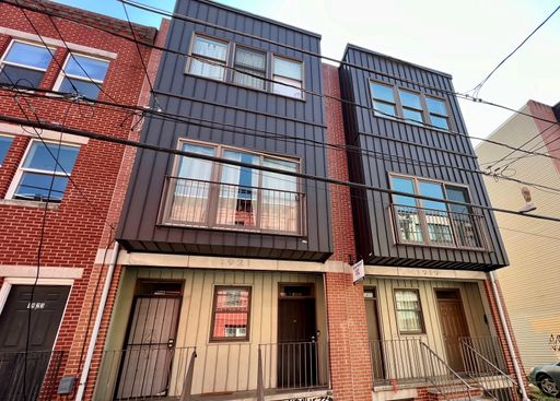 4 Bedroom Multi-Family Home – 1921 N Gratz St - Unit A, Philadelphia, PA 19121