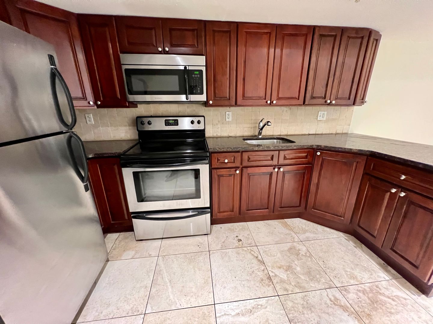 Philadelphia Apartment: 1723 Fontain St