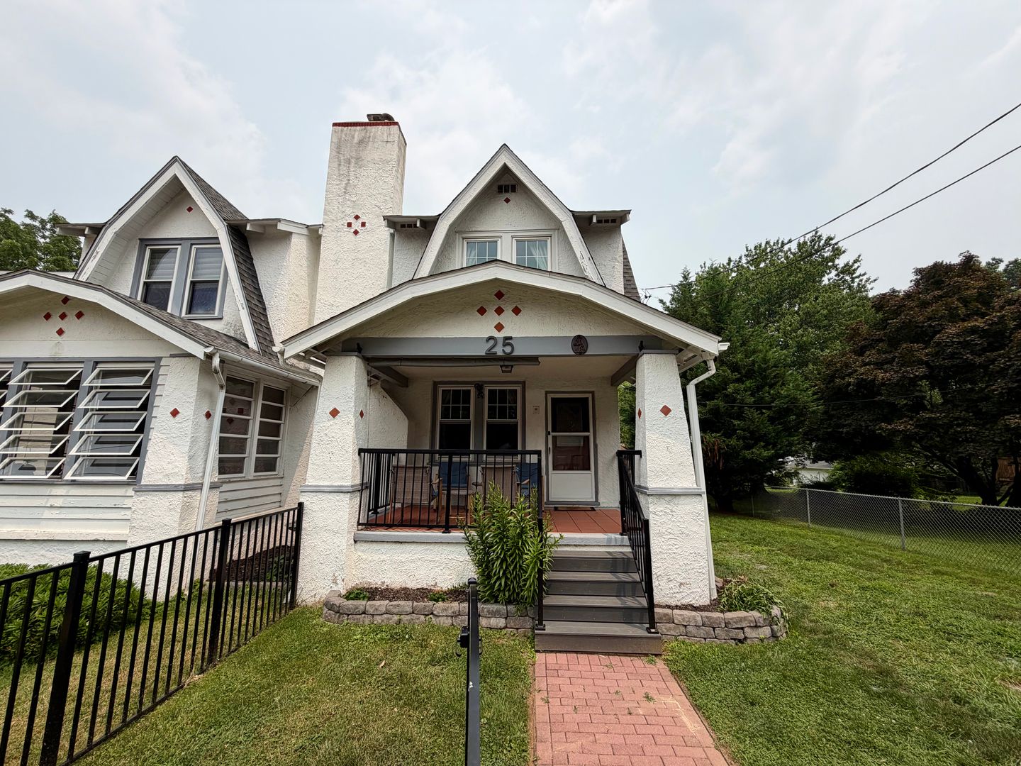 West Chester House: 25 N Concord Rd