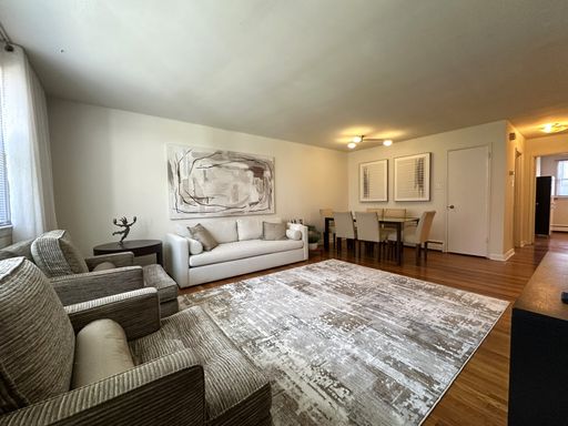 Charming 2-Bedroom Apartment at Parkway Village! One-Car Garage Included! – photo 1