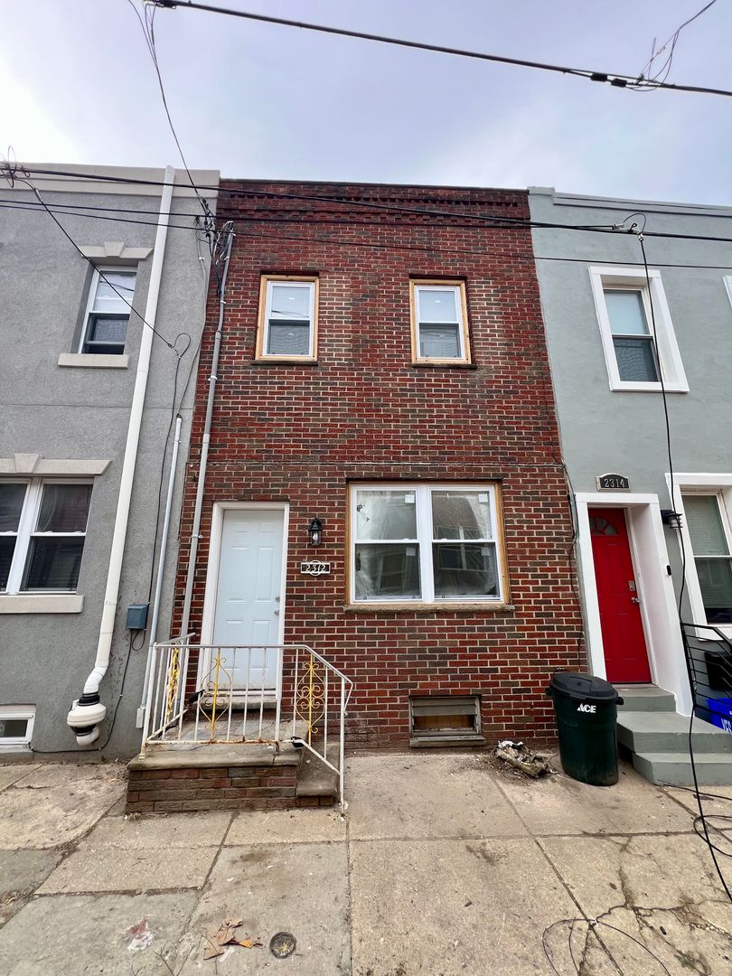 Philadelphia Townhome: 2312 Greenwich St
