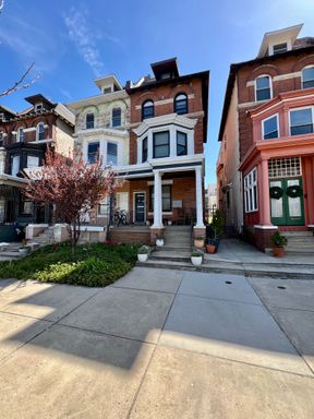 Luxurious 1-Bedroom Apartment in Brewerytown! Available mid-August! – photo 1