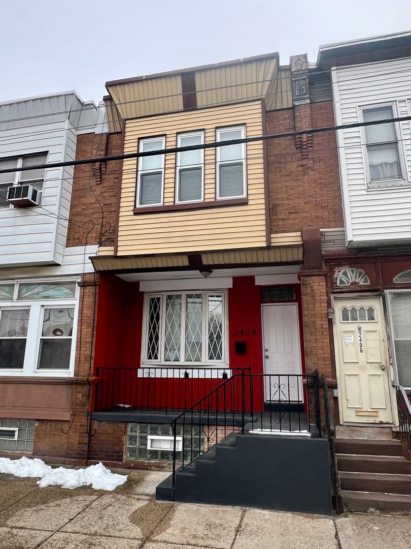 Philadelphia Townhome: 2404 Mifflin St