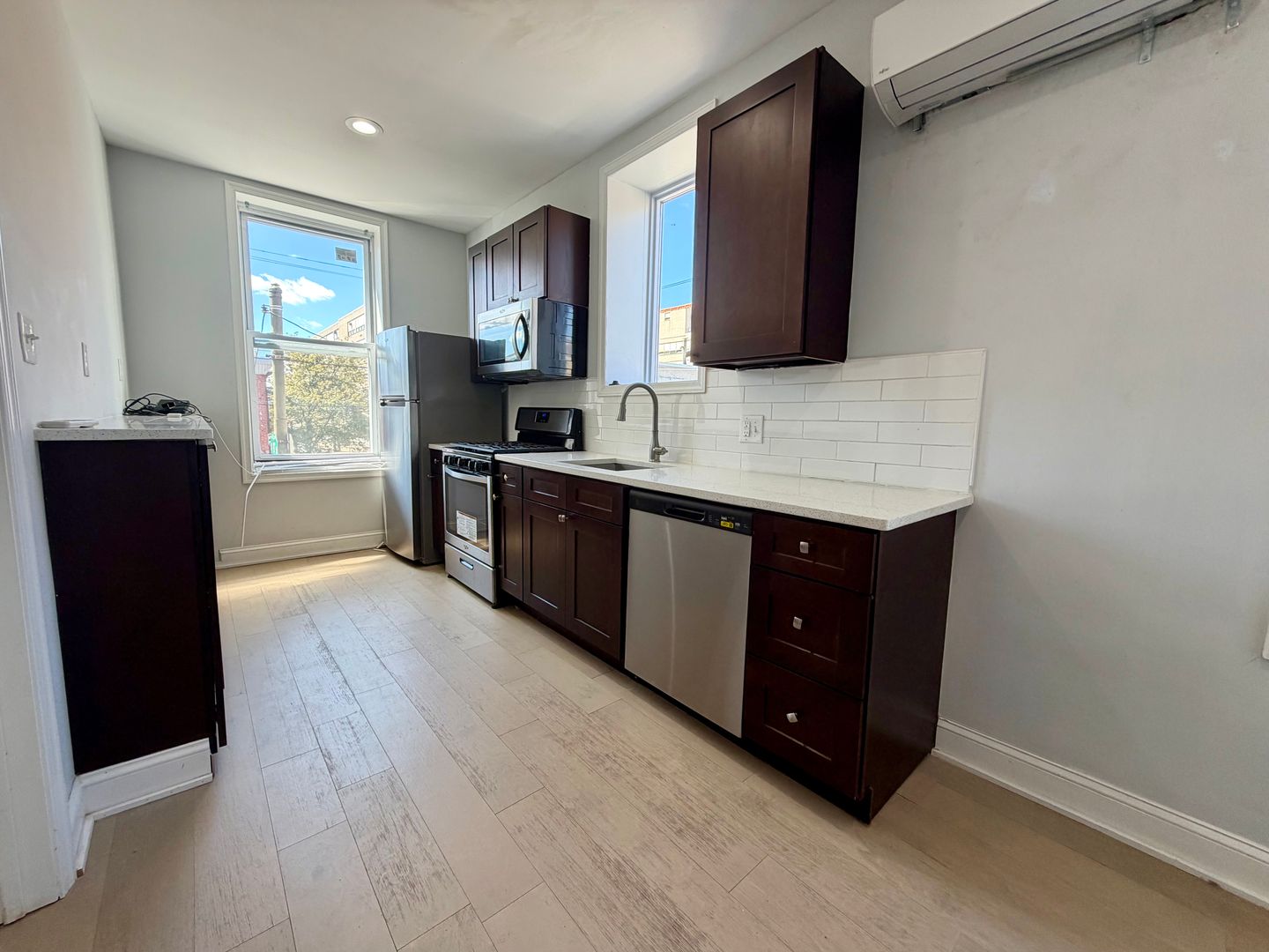 Philadelphia Apartment: 1247 Snyder Ave