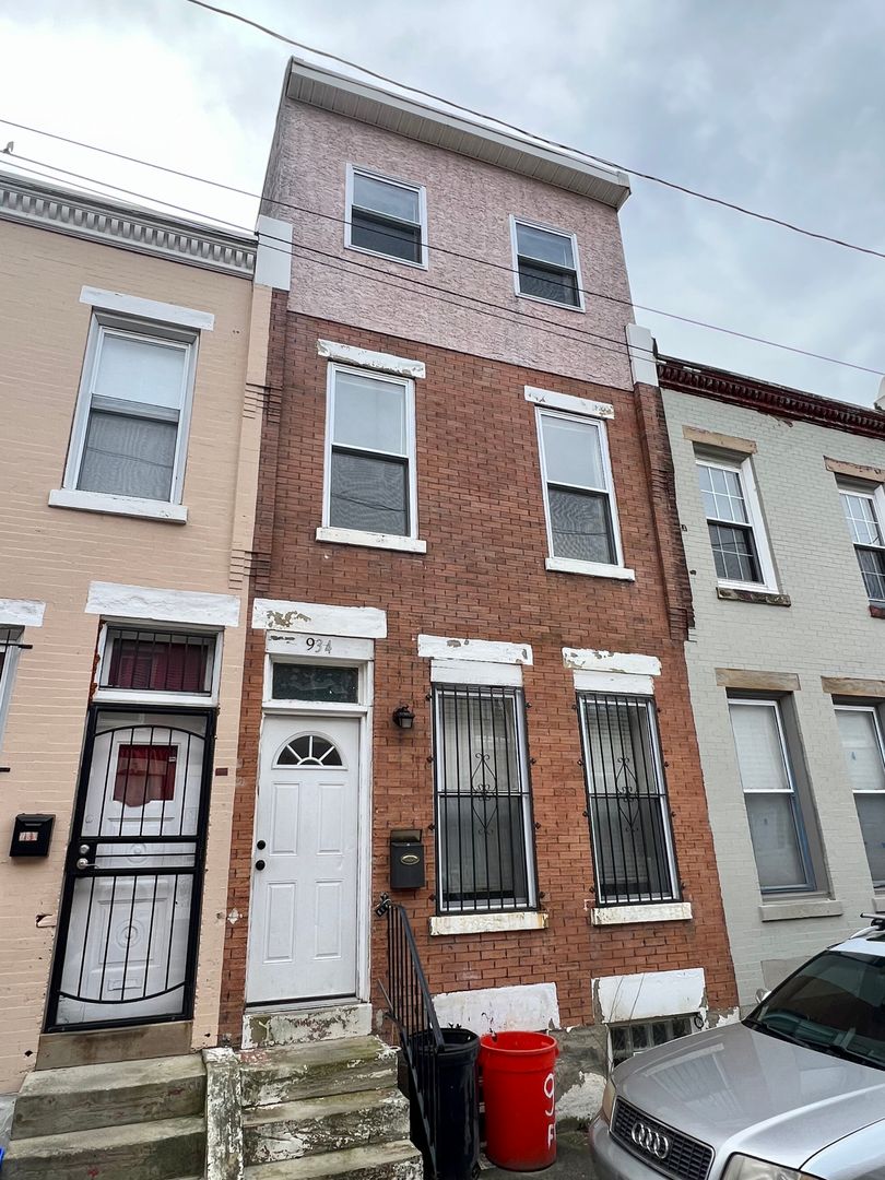 Philadelphia Townhome: 934 French St