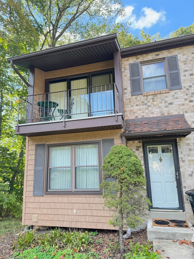 Aston Townhome: 183 Bishop Dr