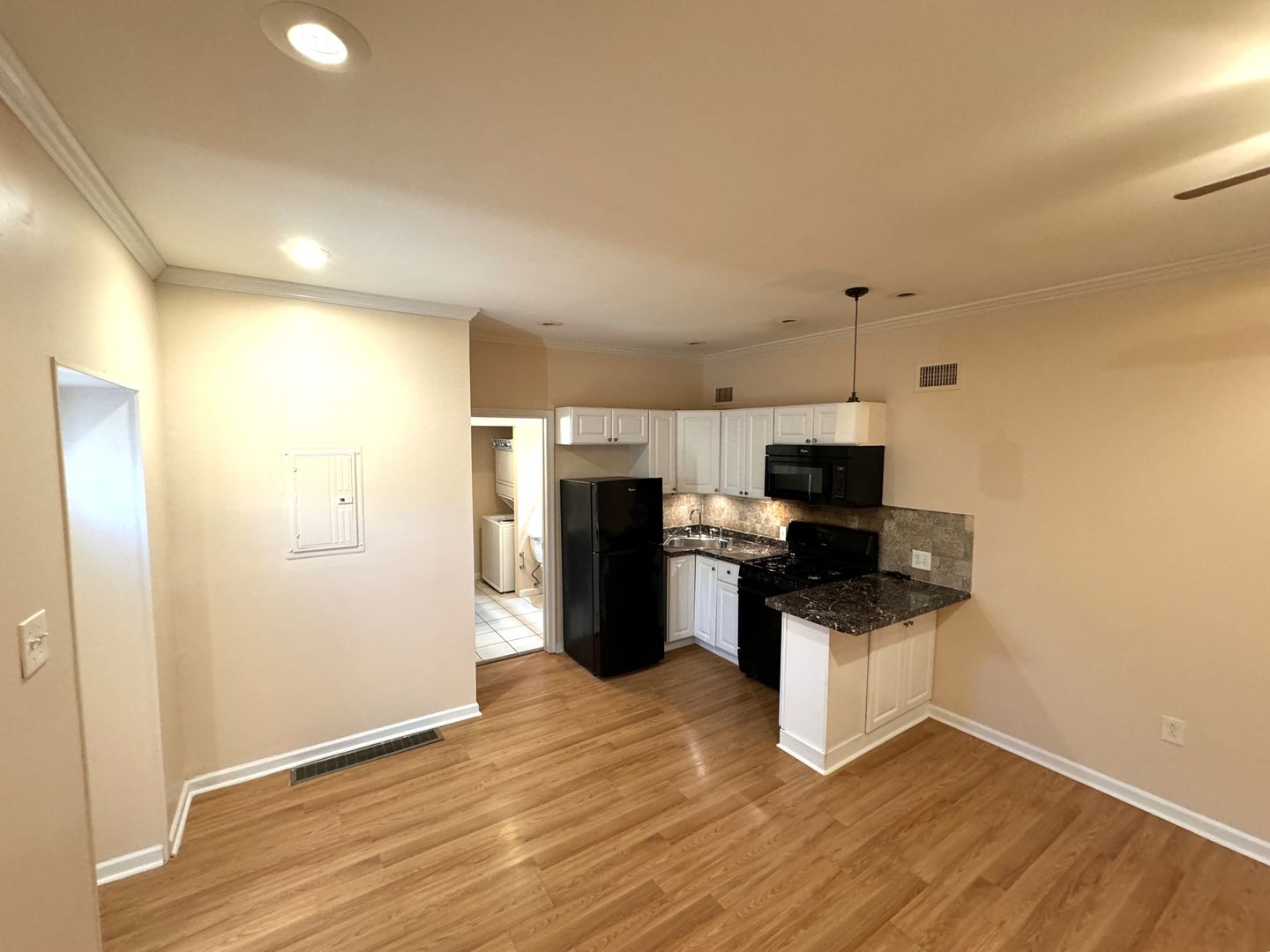 Philadelphia Apartment: 2254 S Hemberger St