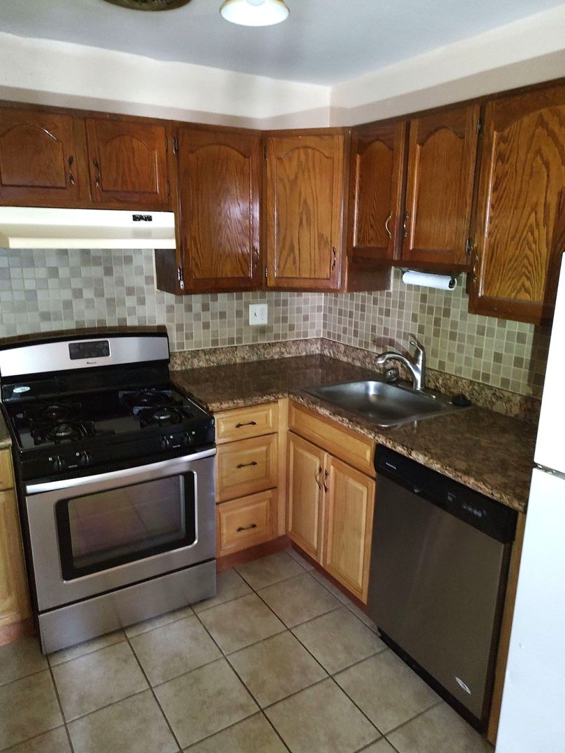 Philadelphia Apartment: 9443 Ashton Rd.