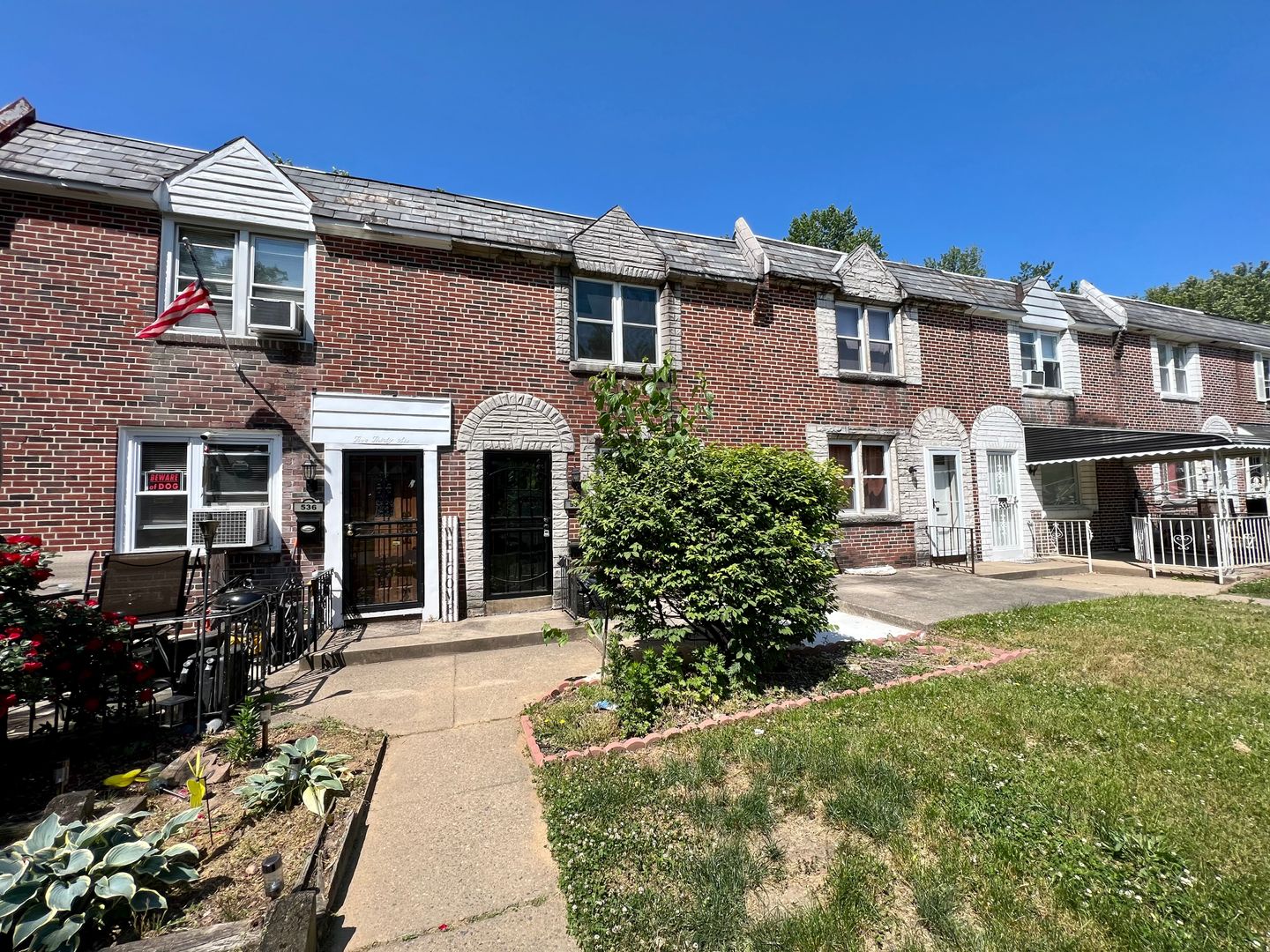 Darby Townhome: 534 S 4th St