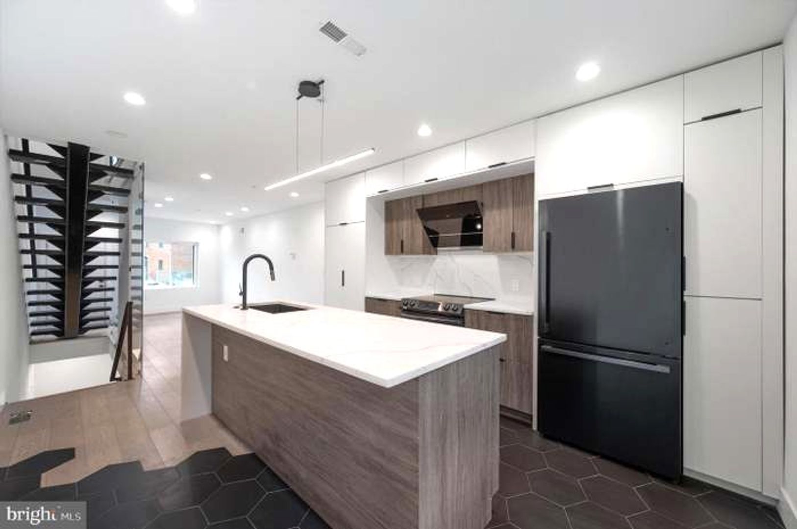 Philadelphia Townhome: 166 W Laurel St