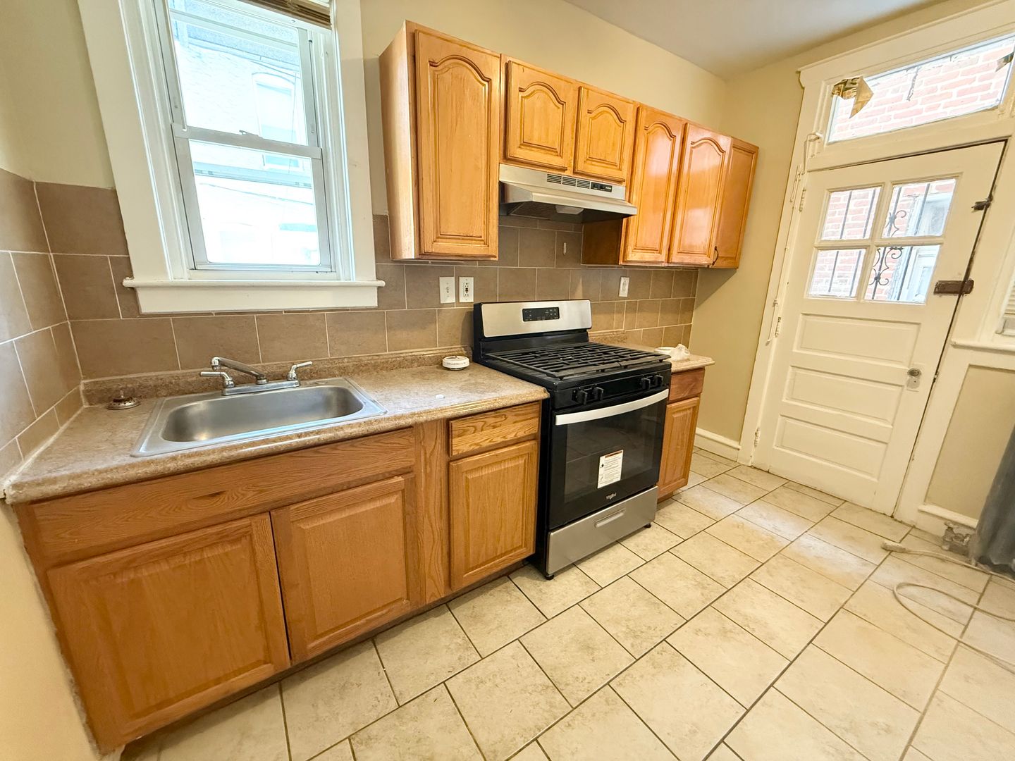 Philadelphia Townhome: 5929 N Lawrence St.