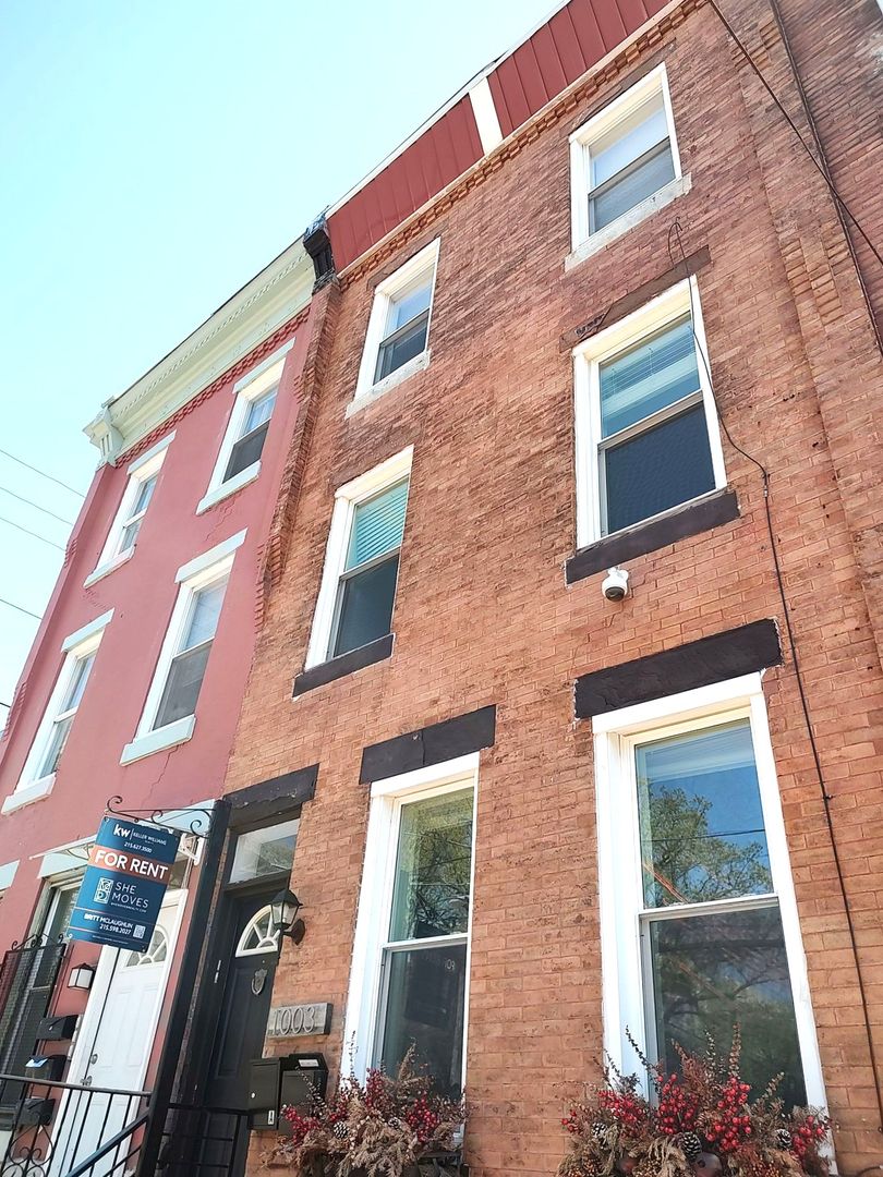 Philadelphia Apartment: 1003 S 13th St