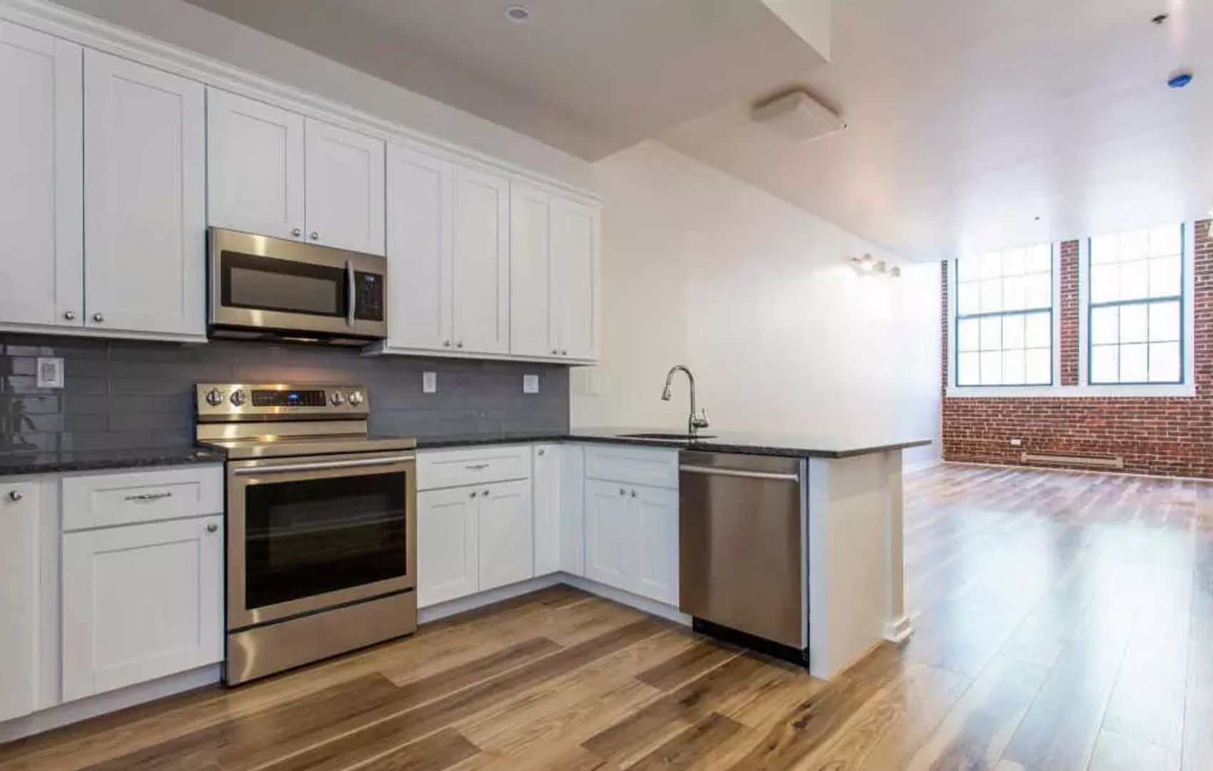 Philadelphia Condo: 315 New St #114