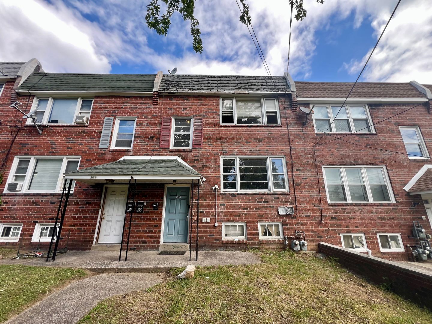 Darby Apartment: 109 Main St