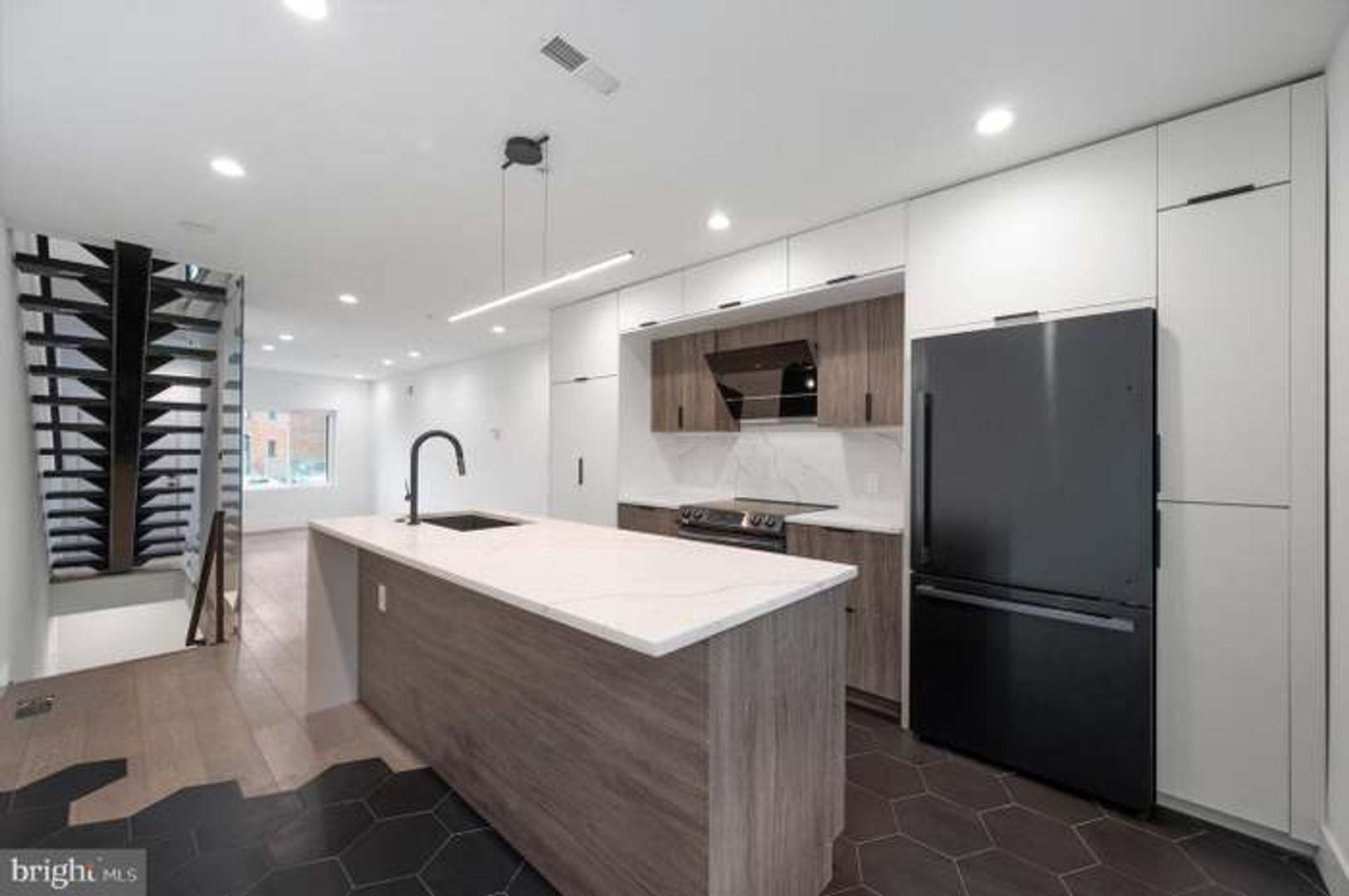 Philadelphia Townhome: 166 W Laurel St