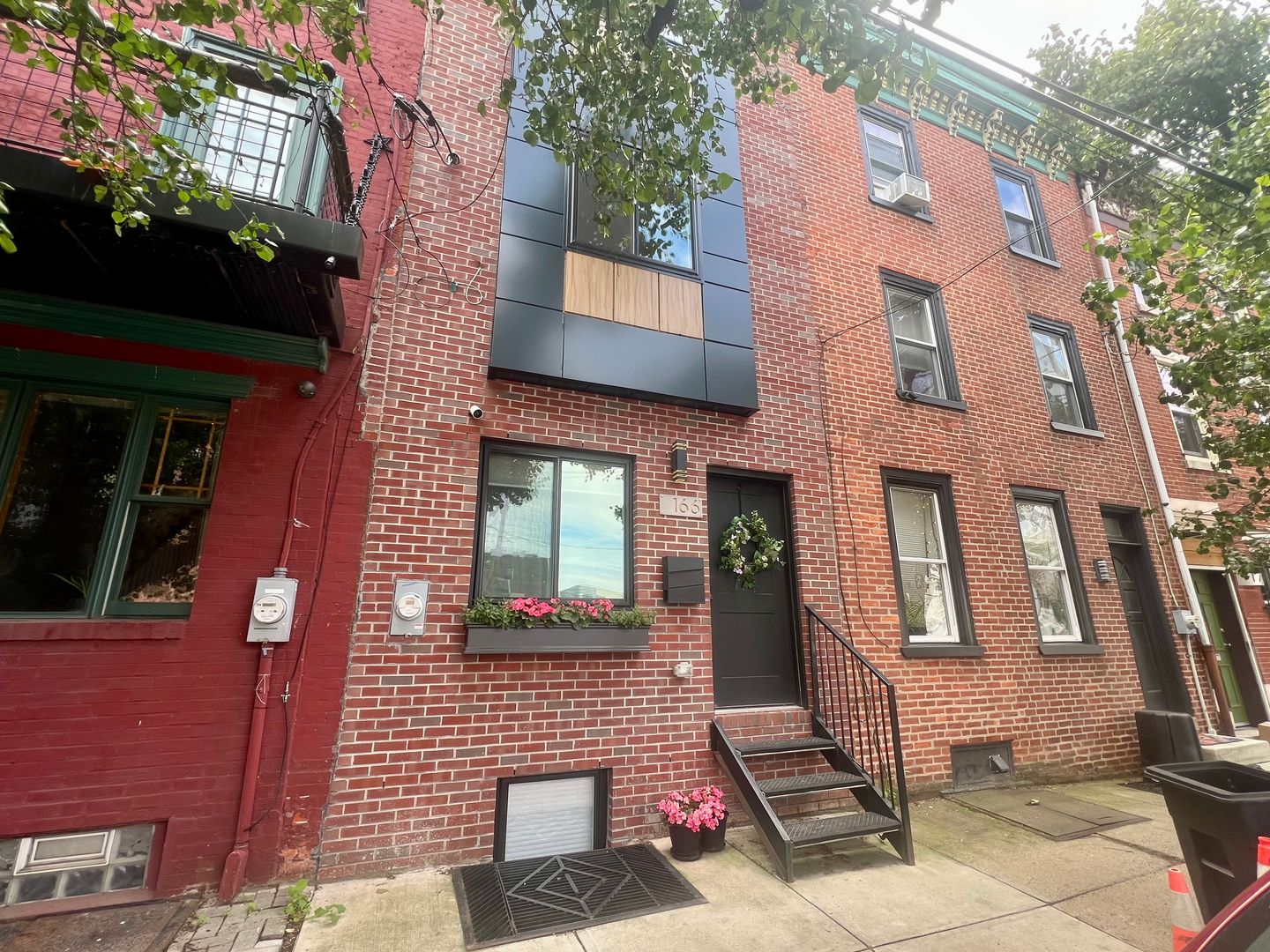 Philadelphia Townhome: 166 W Laurel St