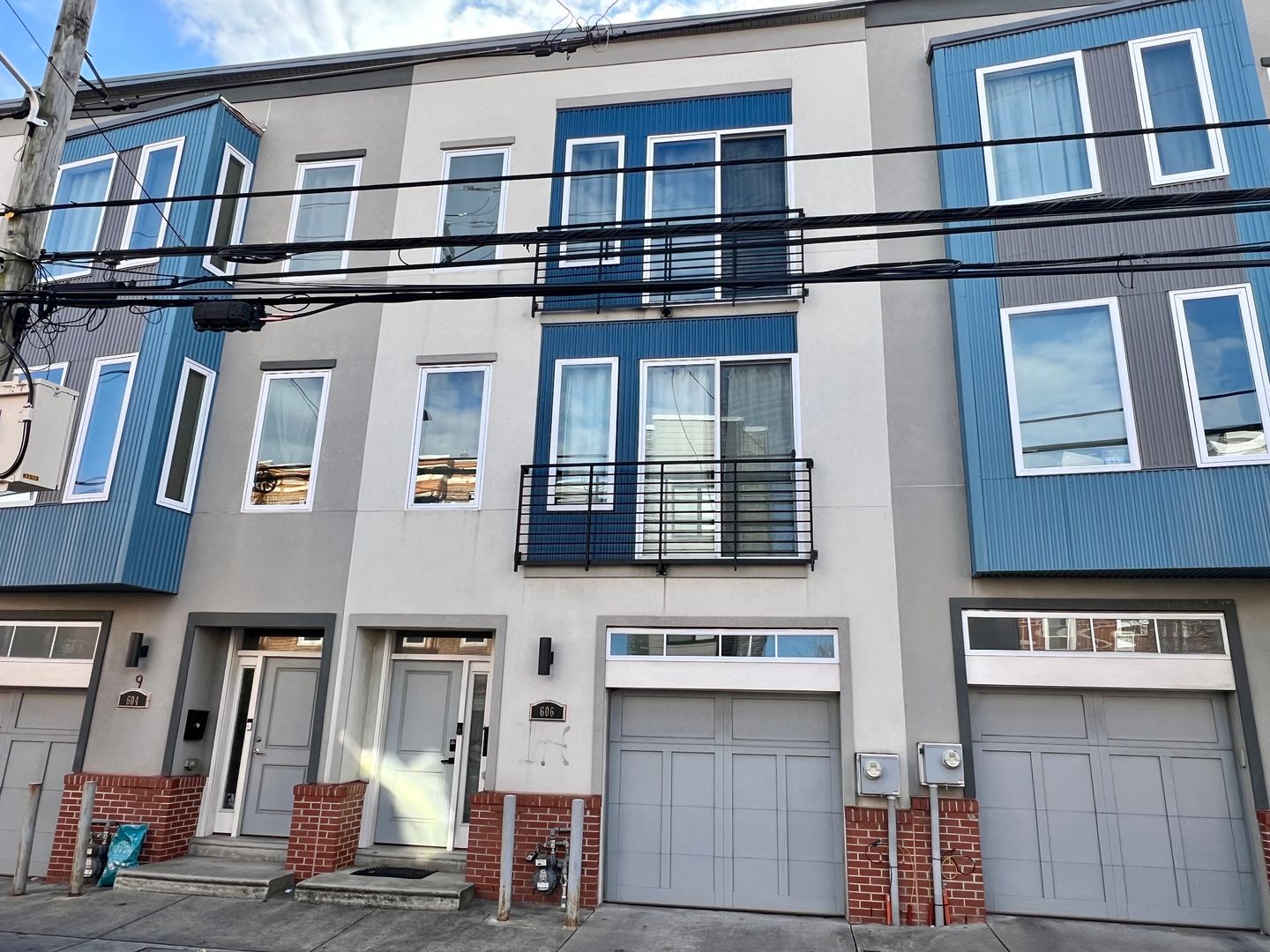 Philadelphia Townhome: 606 W Jefferson St