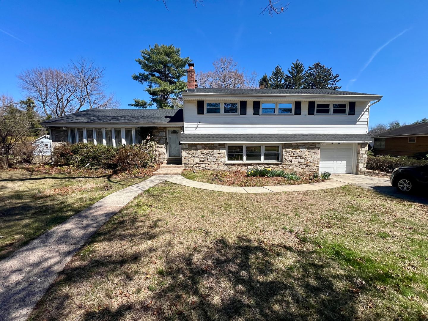 Wyncote House: 303 Hedgerow Ln