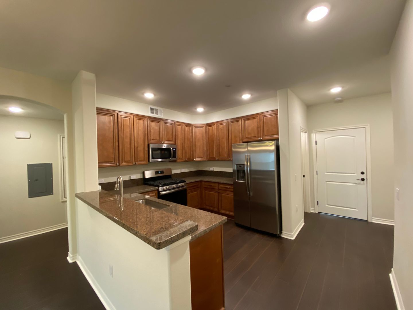 Rialto Apartment: 606 S. Riverside Ave