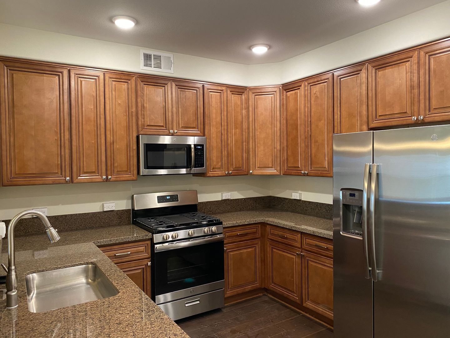 Rialto Apartment: 606 S. Riverside Ave