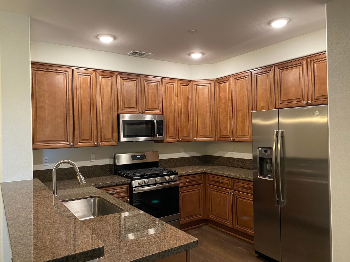 Rialto Apartment: 606 S. Riverside Ave