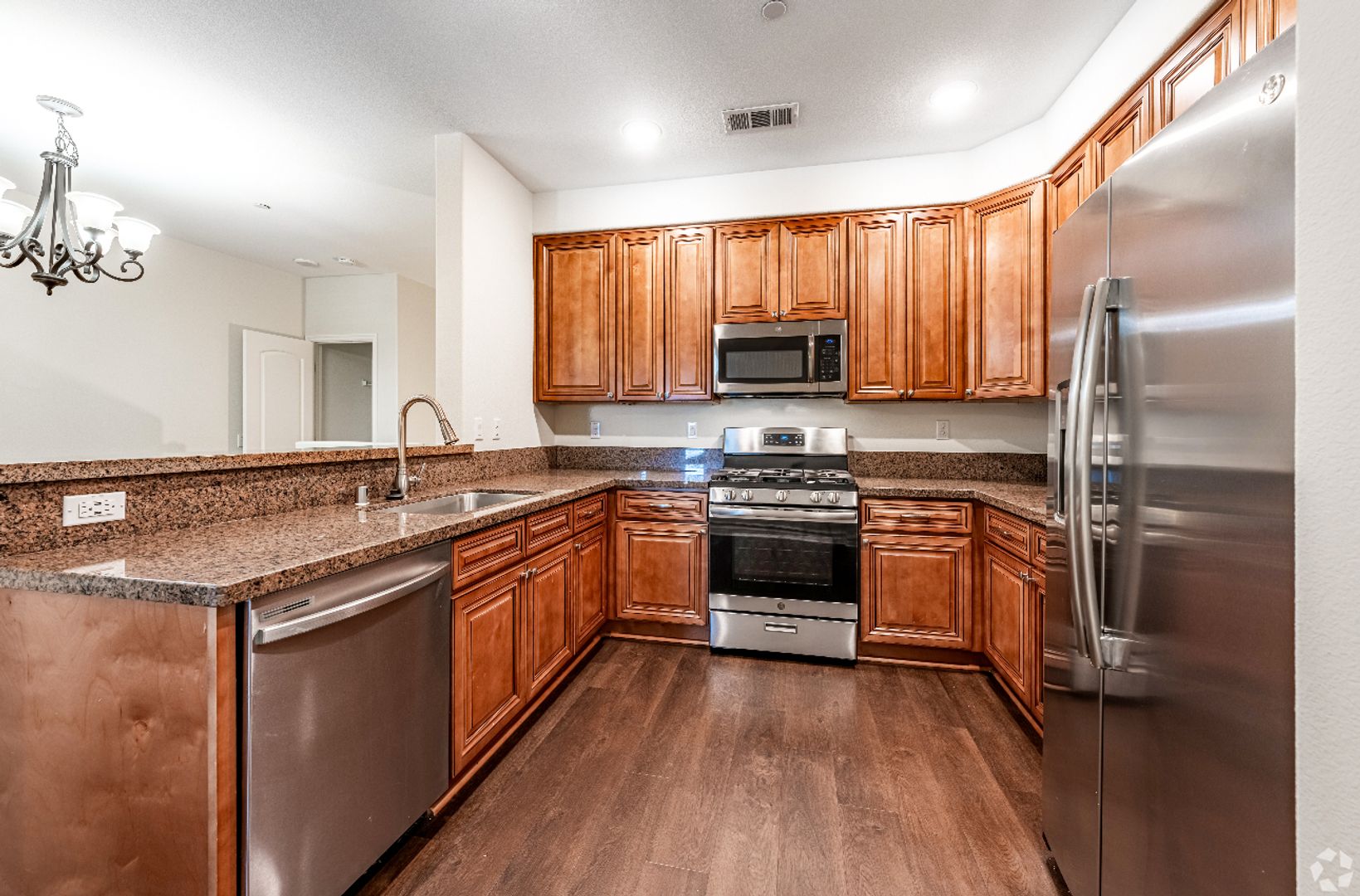 Rialto Apartment: 606 S. Riverside Ave