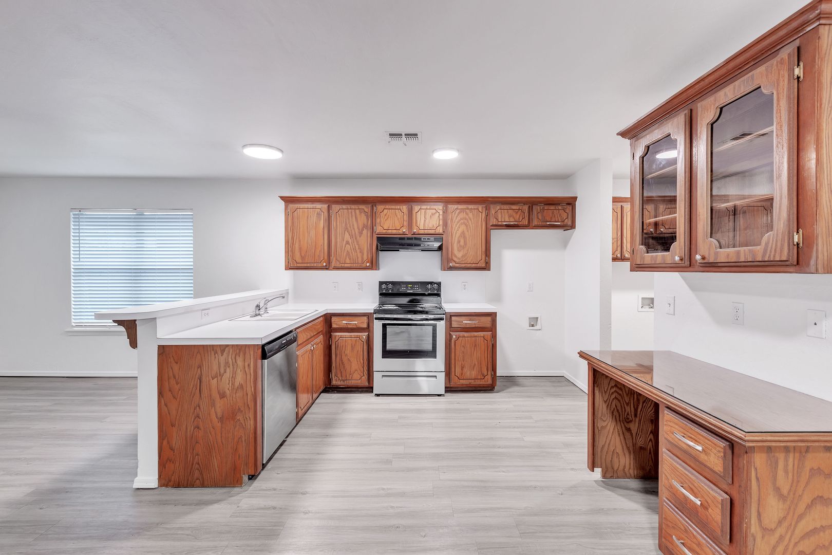 Mustang Apartment: 736 W Celestial Way