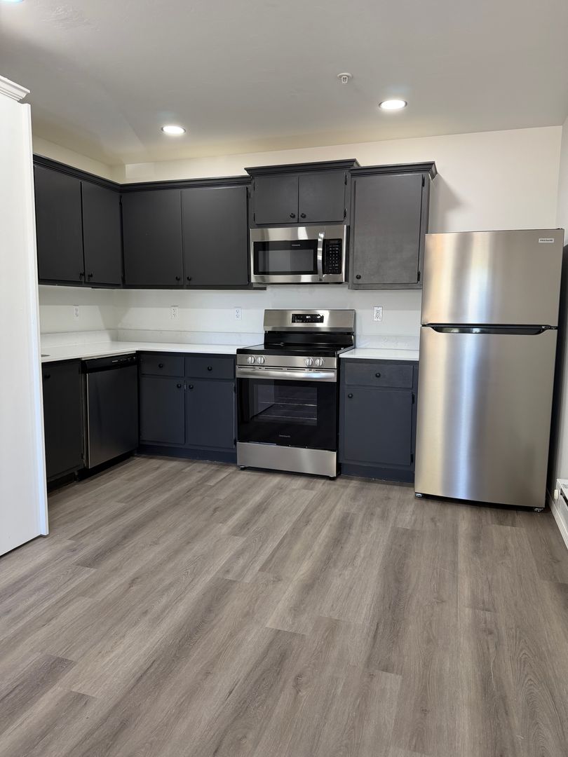 Edmond Apartment: 2040 E Memorial Road