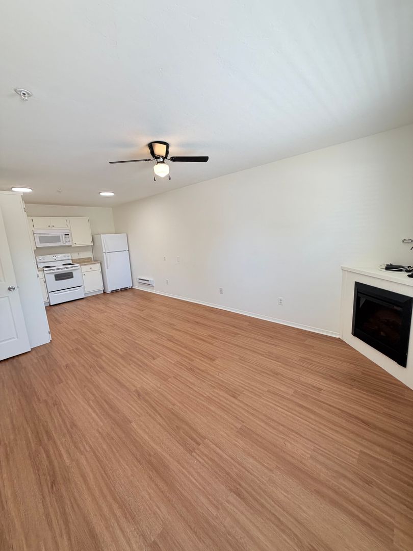 Cedar Creek Apartment Homes 9 of 12