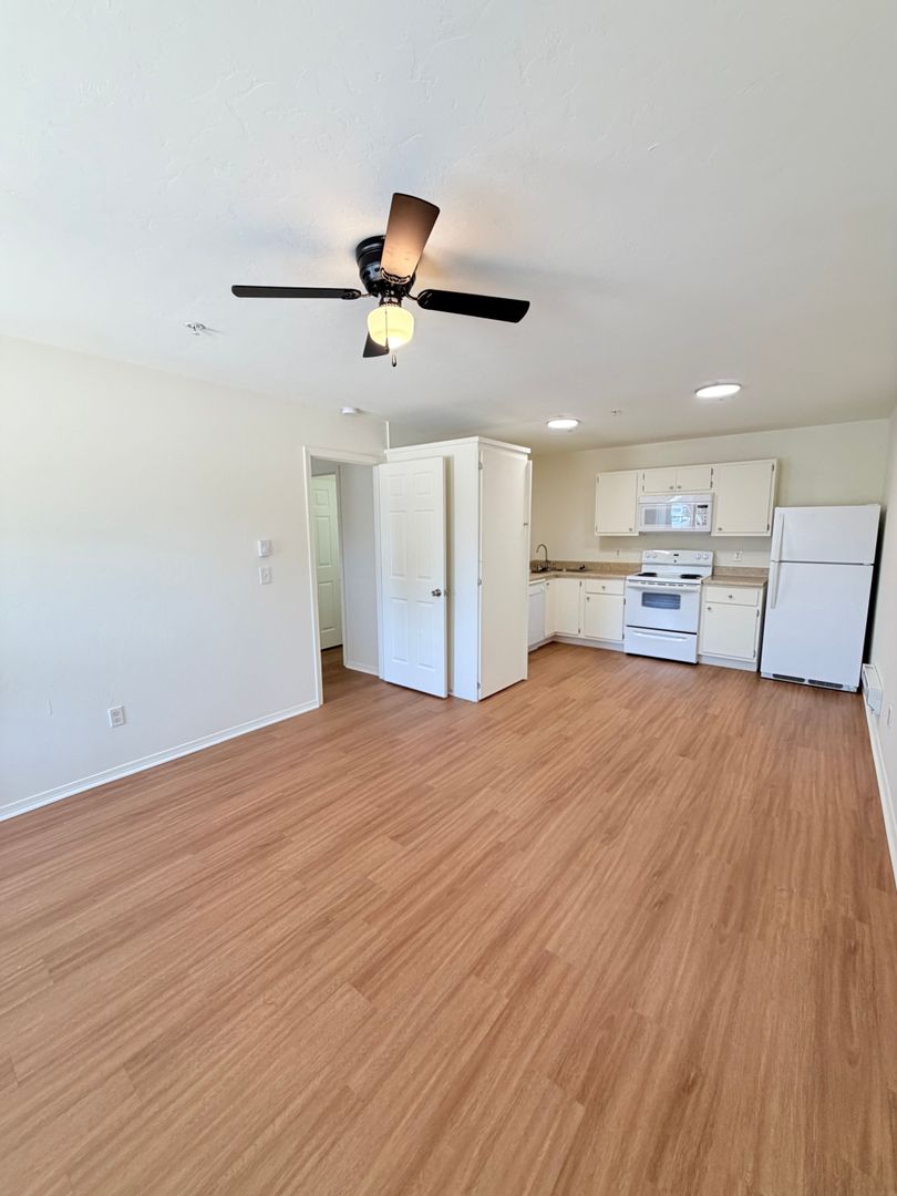 Cedar Creek Apartment Homes 12 of 12