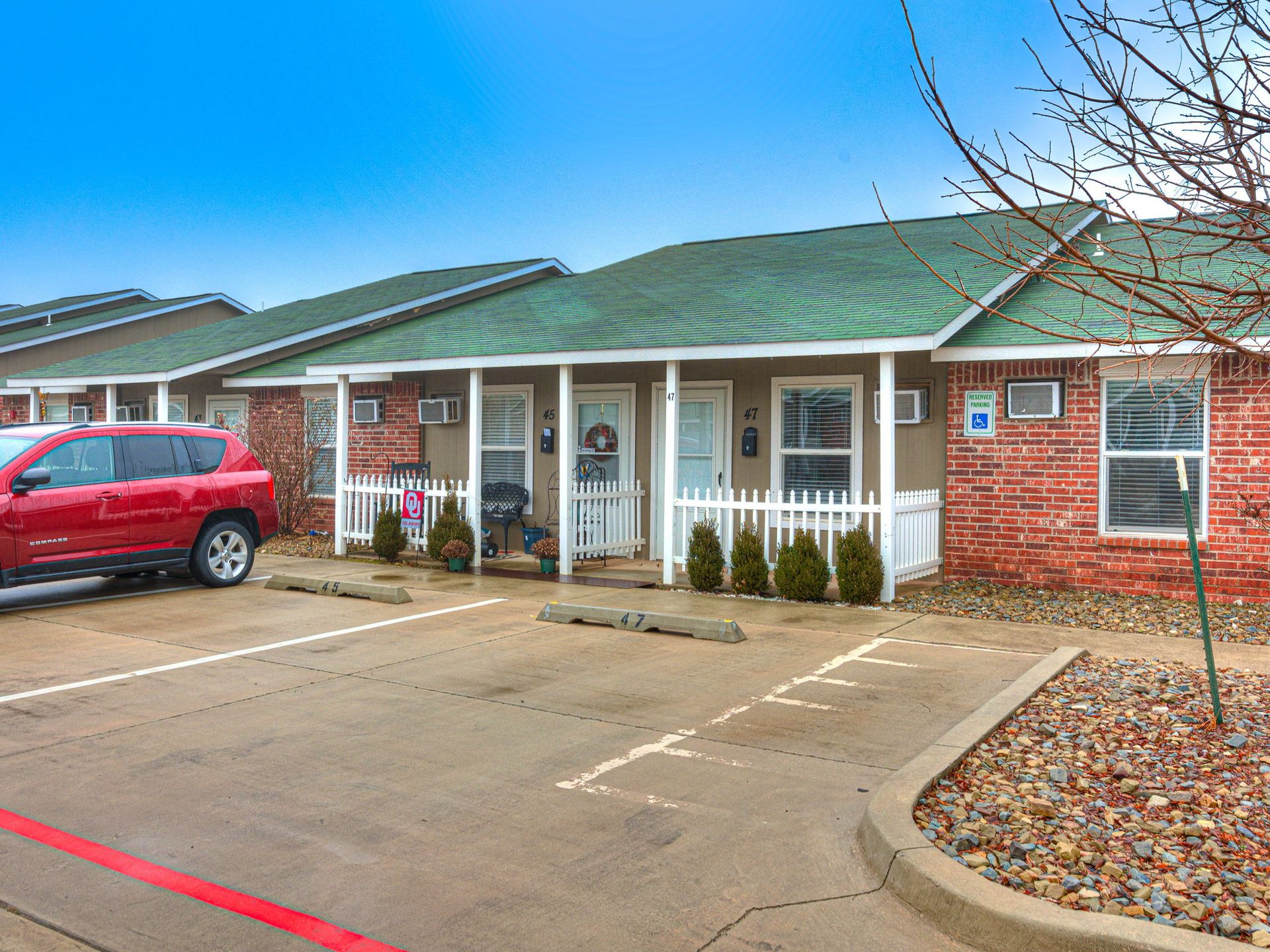 Edmond Apartment: 2040 E Memorial Road
