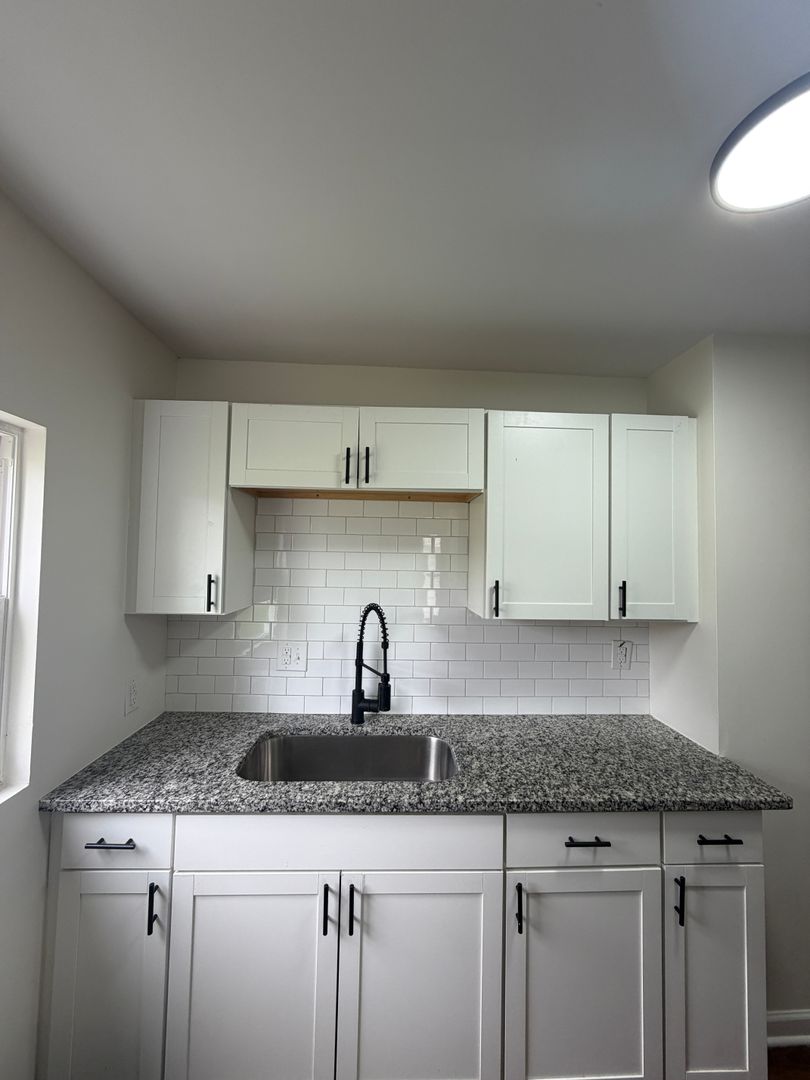 Columbus Apartment: 1290 East 25th Avenue
