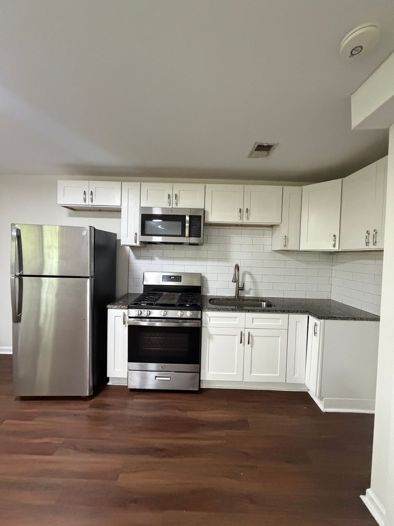Columbus Apartment: 1450 East Fulton Street