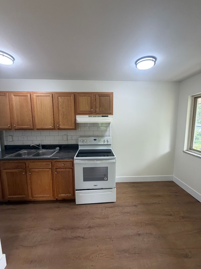 Columbus Apartment: 1447 East Fulton Street