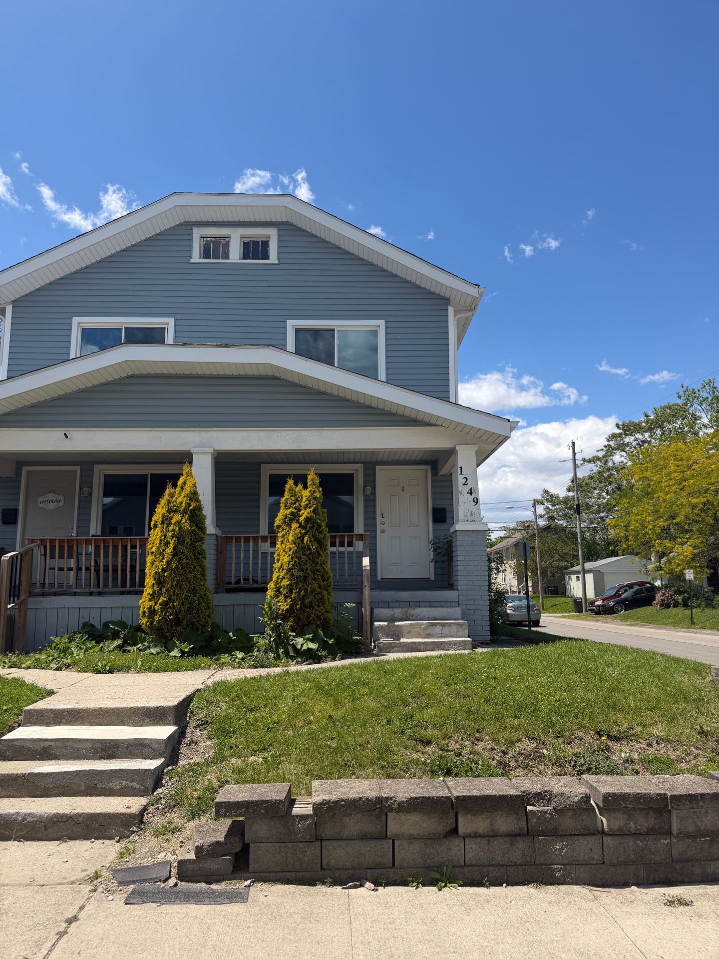 Columbus Apartment: 1249 Oakwood Avenue