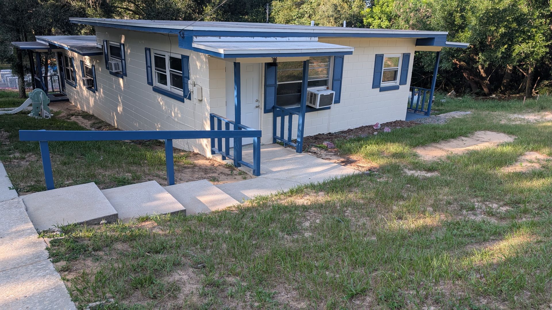 Clermont House: 738 E. Minneola Avenue