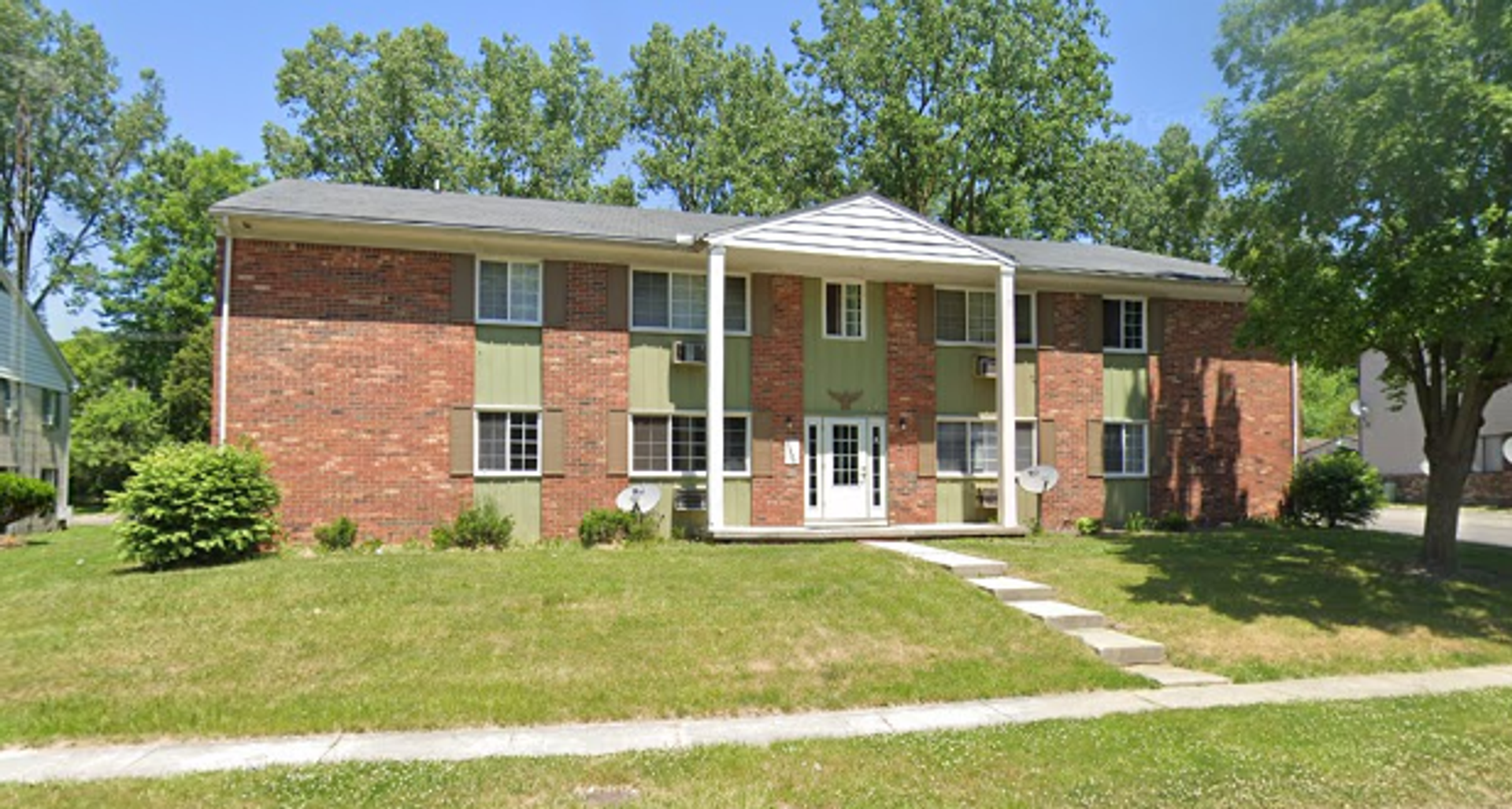 Toledo Apartment: 1600 Brooke Park Drive