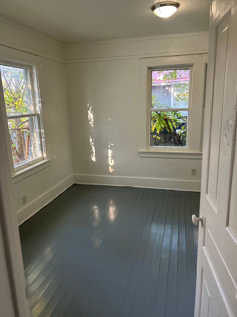 Monroe Apartment: 628 Washington St