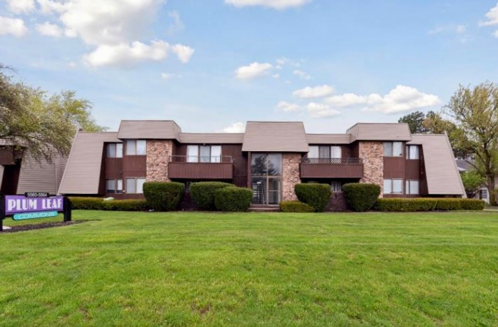 Toledo Apartment: 5560 Heatherdowns Blvd