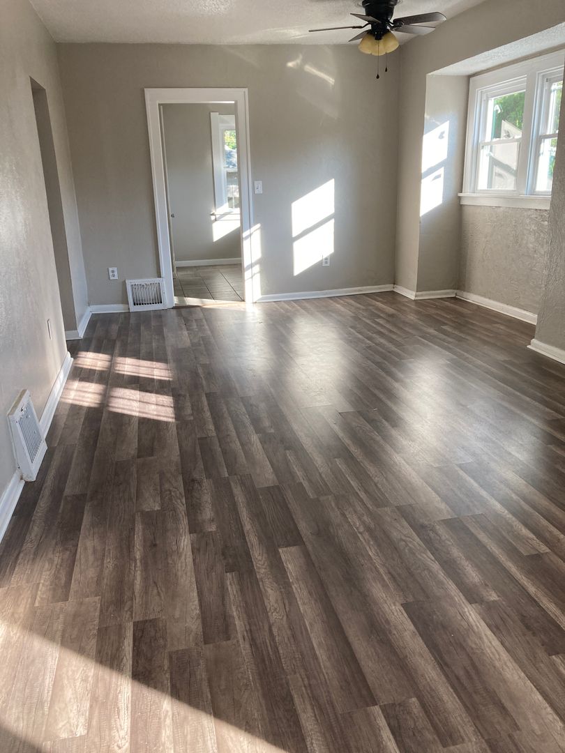 Toledo House: 1832 Balkan Place