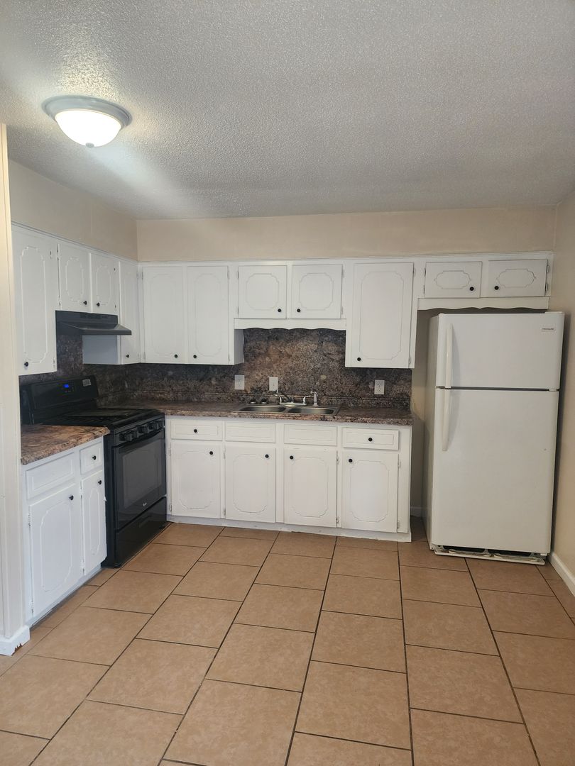 Jacksonville Apartment: 1001 Quince Hill Rd