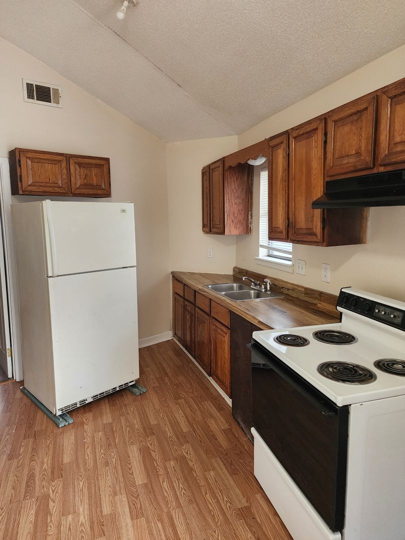 Jacksonville Apartment: 803 South Redmond Rd