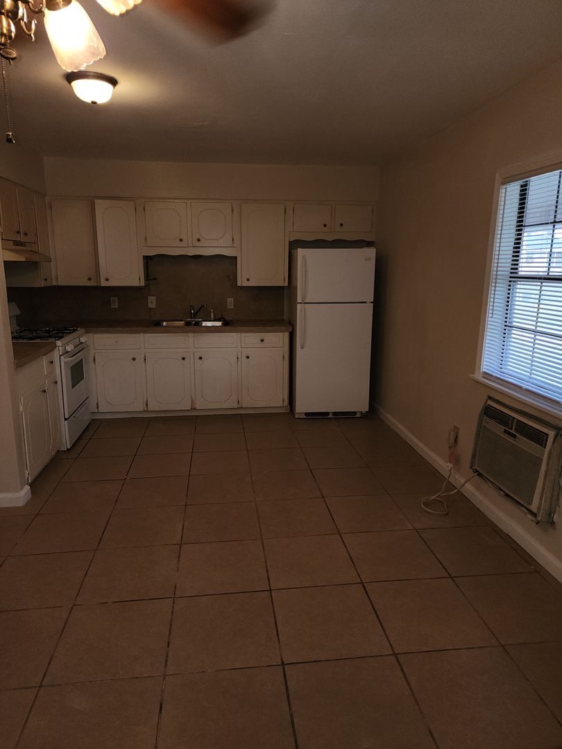 Jacksonville Apartment: 1001 Quince Hill Rd