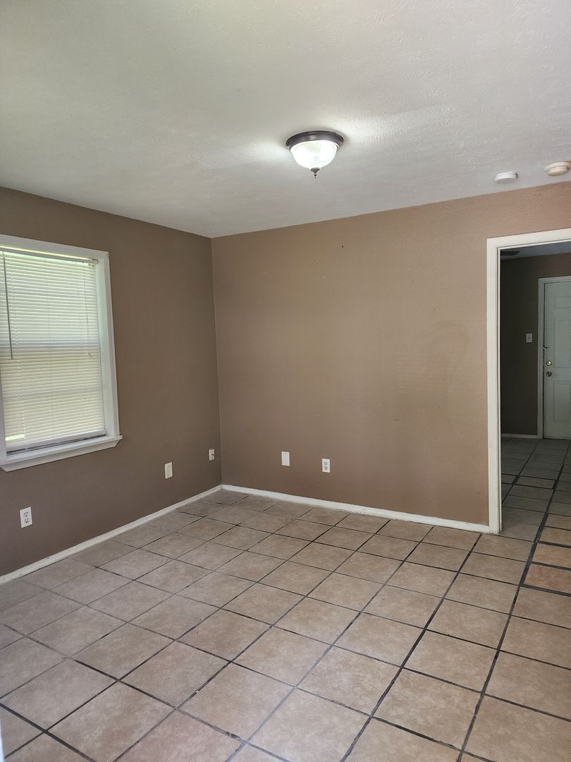 Jacksonville Apartment: 921 South Highway 161