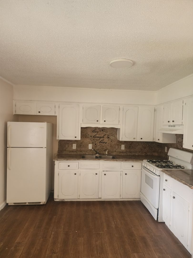 Jacksonville Apartment: 1001 Quince Hill Rd