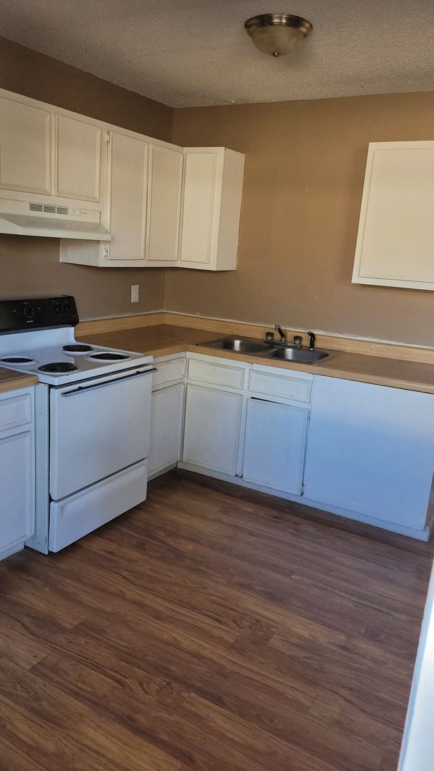 Jacksonville Apartment: 306 South JP Wright Loop Rd