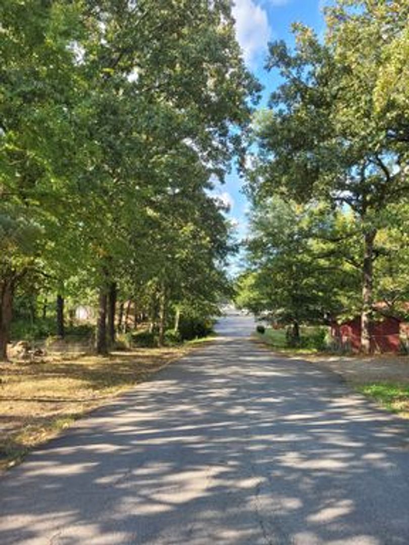 Jacksonville Apartment: Lakeside Drive