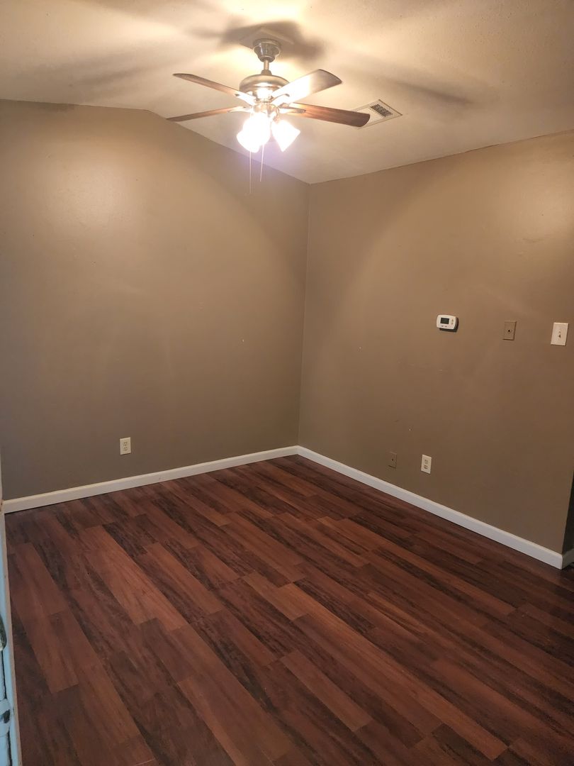 Jacksonville Apartment: 803 South Redmond Rd